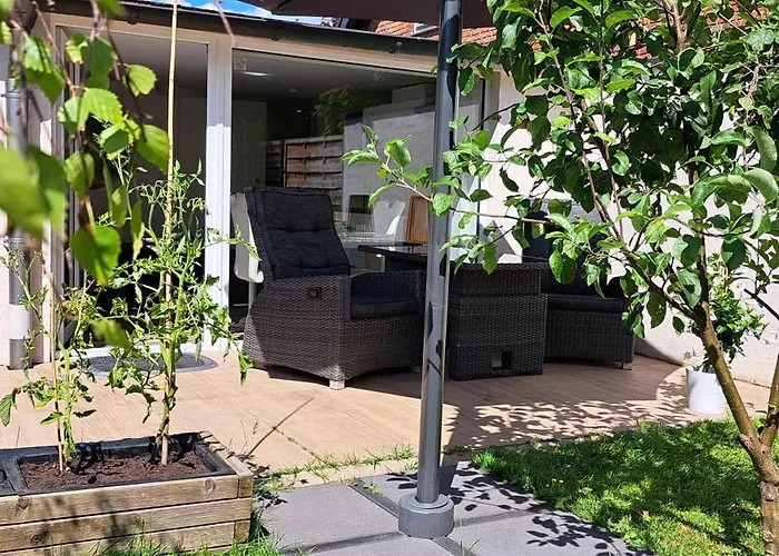 All-in-one Mit Eigener Sonnenterrasse Im Garten Dusseldorf