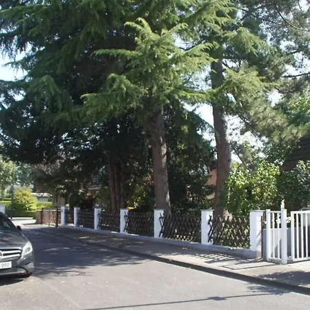 All-in-one Mit Eigener Sonnenterrasse Im Garten دوسلدورف