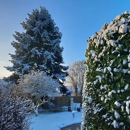 All-in-one Mit Eigener Sonnenterrasse Im Garten *