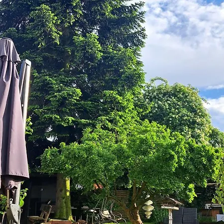 All-in-one Mit Eigener Sonnenterrasse Im Garten Düsseldorf