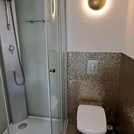 All-in-one Mit Eigener Sonnenterrasse Im Garten