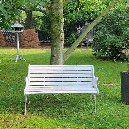All-in-one Mit Eigener Sonnenterrasse Im Garten 아파트