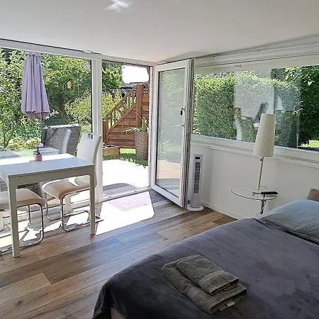 All-in-one Mit Eigener Sonnenterrasse Im Garten