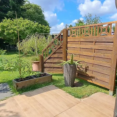 All-in-one Mit Eigener Sonnenterrasse Im Garten *