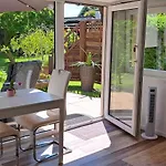 All-in-one Mit Eigener Sonnenterrasse Im Garten