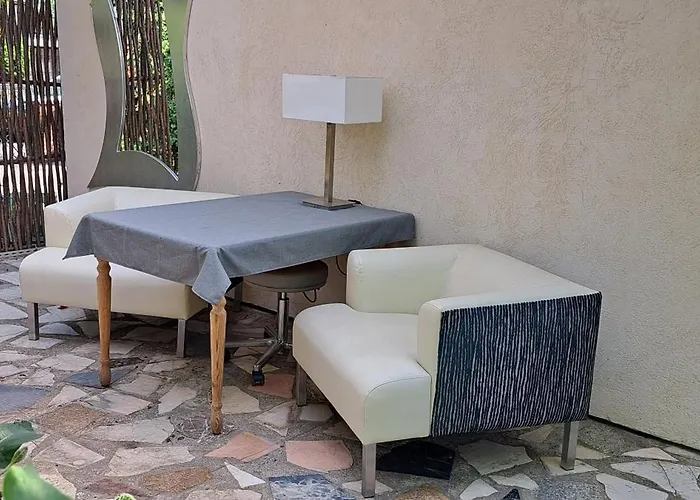 All-in-one Mit Eigener Sonnenterrasse Im Garten Appartement Düsseldorf