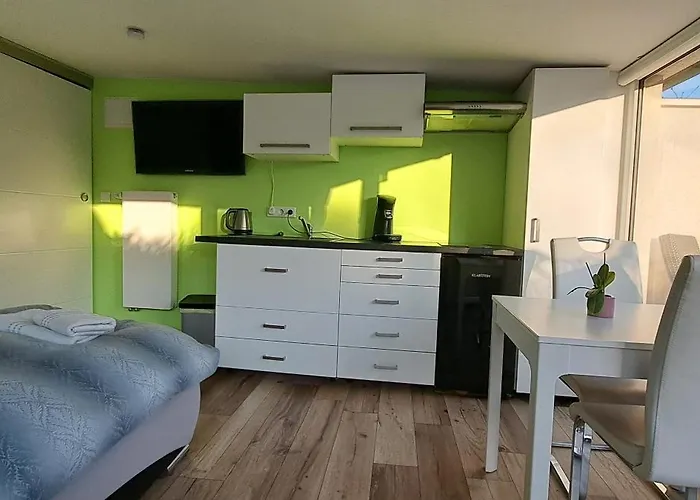 Appartement All-in-one Mit Eigener Sonnenterrasse Im Garten *